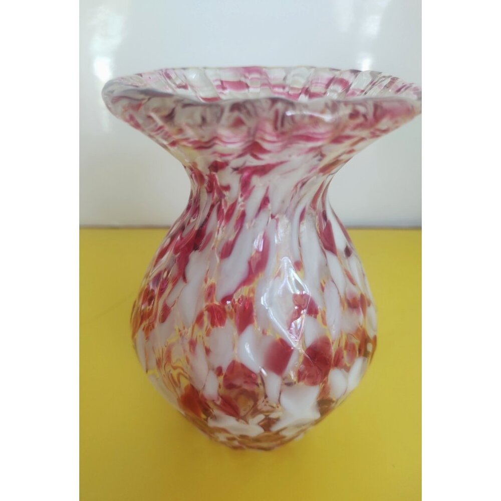 Chalet Canada Art Glass Vase Diamond cut  Red, Clear & White 5 1/4"